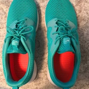 Men’s Teal Nike Roshe shoes